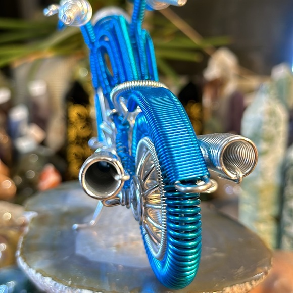 🔥SALE🔥 Hand Wrapped Wire Motorcycle With A Crystal Headlight! - Picture 6 of 10